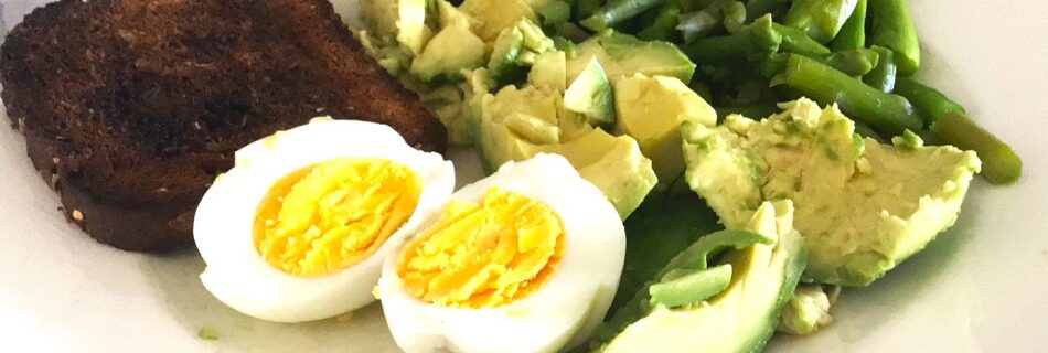 egg and avocado for dogs